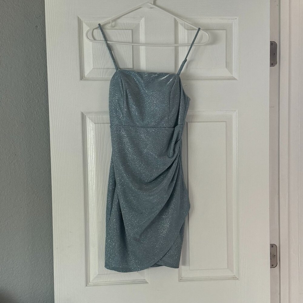 Homecoming Dress -- Size 5 -- Worn once